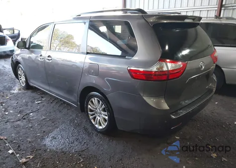 2015 Toyota Sienna Xle 8 Passenger z USA, uszkodzony, nr VIN 5TDYK3DC0FS645224